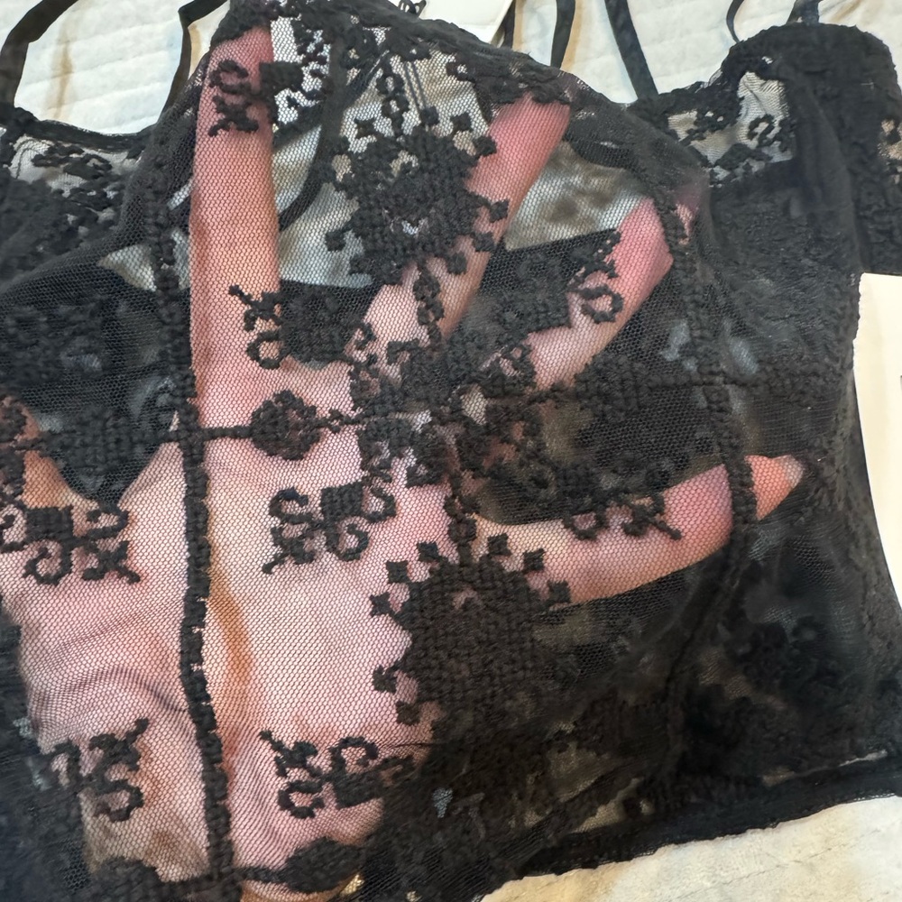 Bardot Black Harper Embroidered Lace Cami - Picture 4 of 5